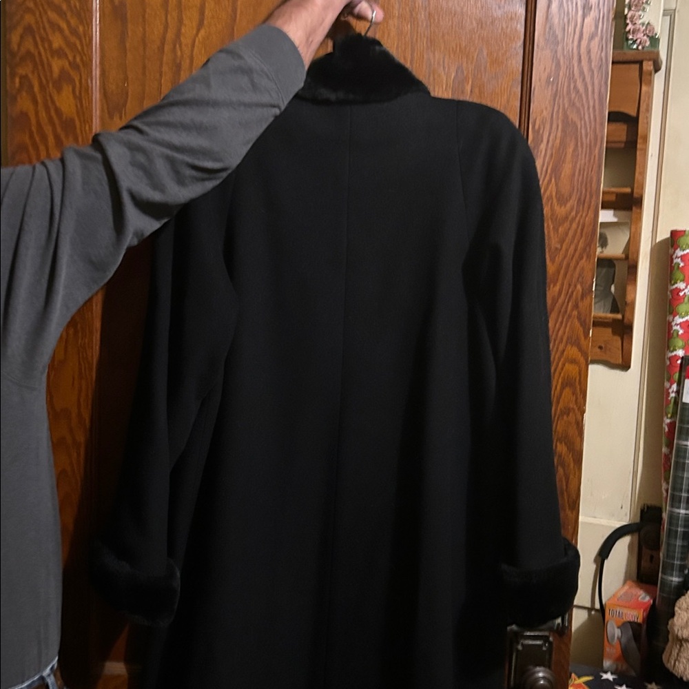 Elegant Black Trench Coat - Picture 9 of 9